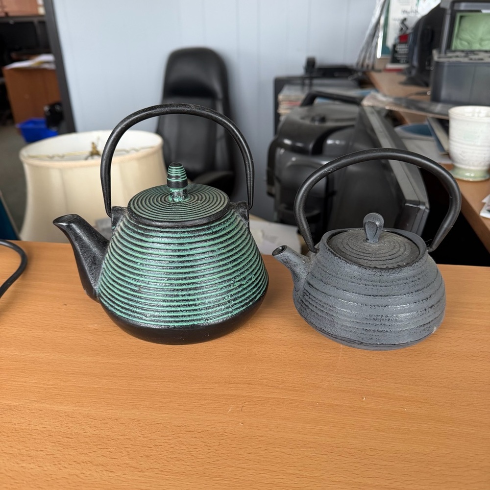 Cast Iron Teapots - Picture 2 of 6